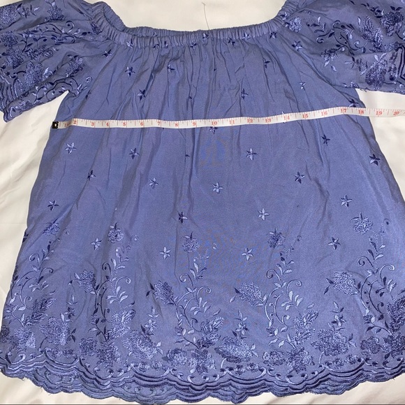 off-shoulder top - Picture 4 of 5